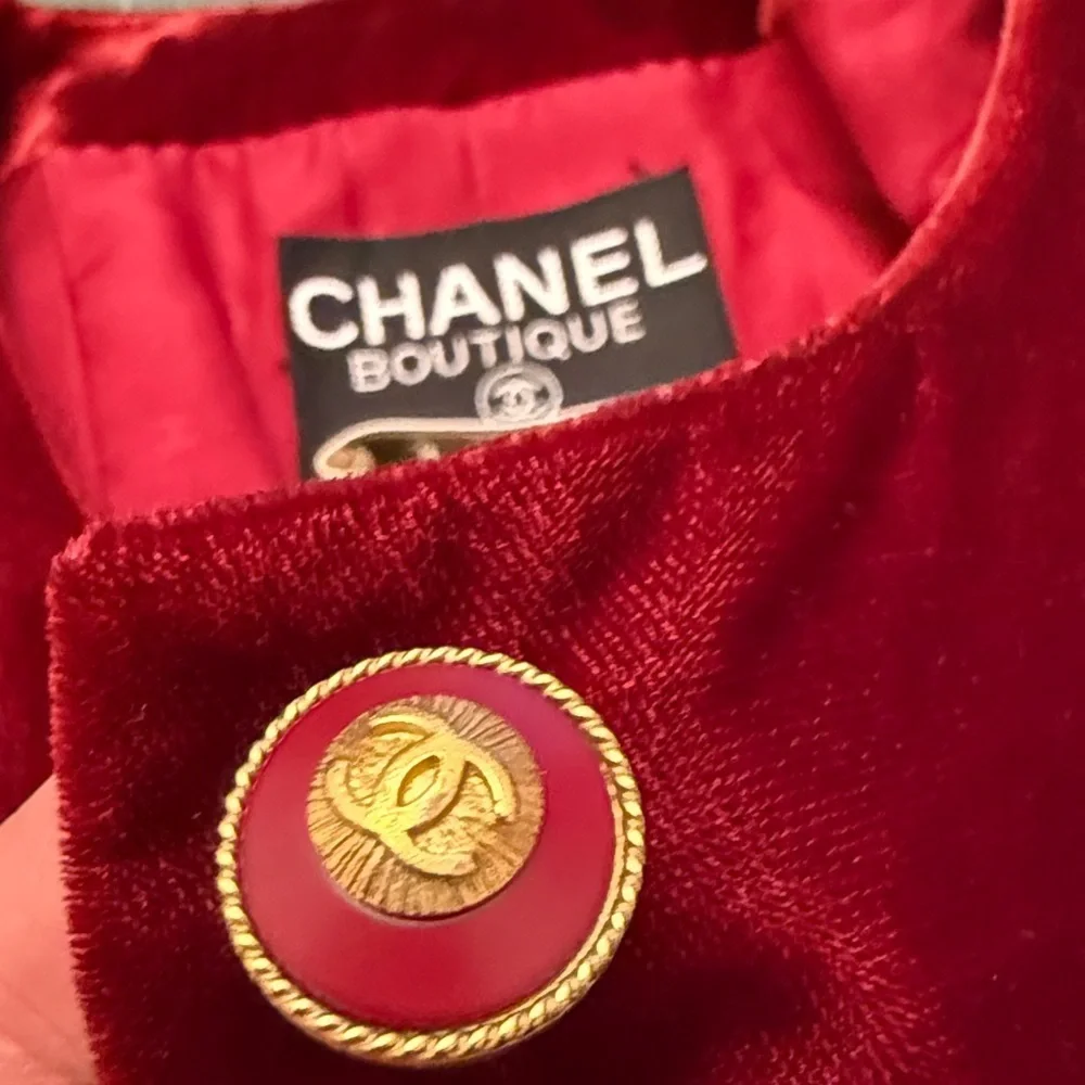 Chanel Vintage Runaway 1993 CC Buttons Single Breasted Coat Burgundy Velvet